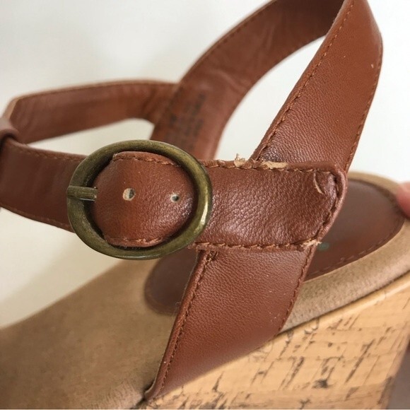 Yuu Roonie Tan Cork Wedge T Strap Flower Detail Open Toe Sandal Women Size 9 - Picture 12 of 13